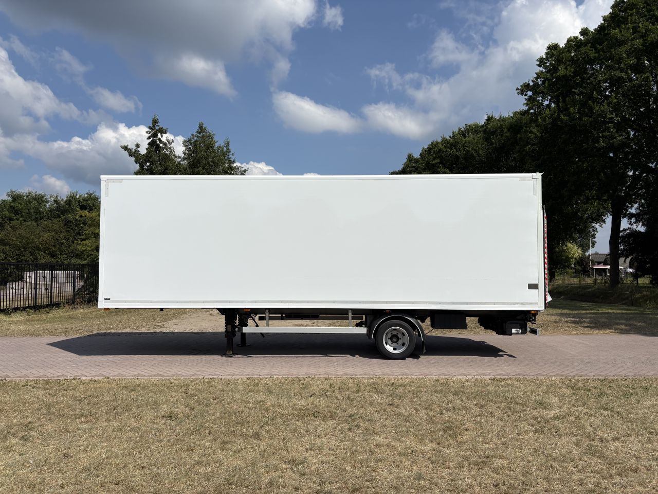 Be oplegger 7 ton BE-COMBI met laadklep 750 kg