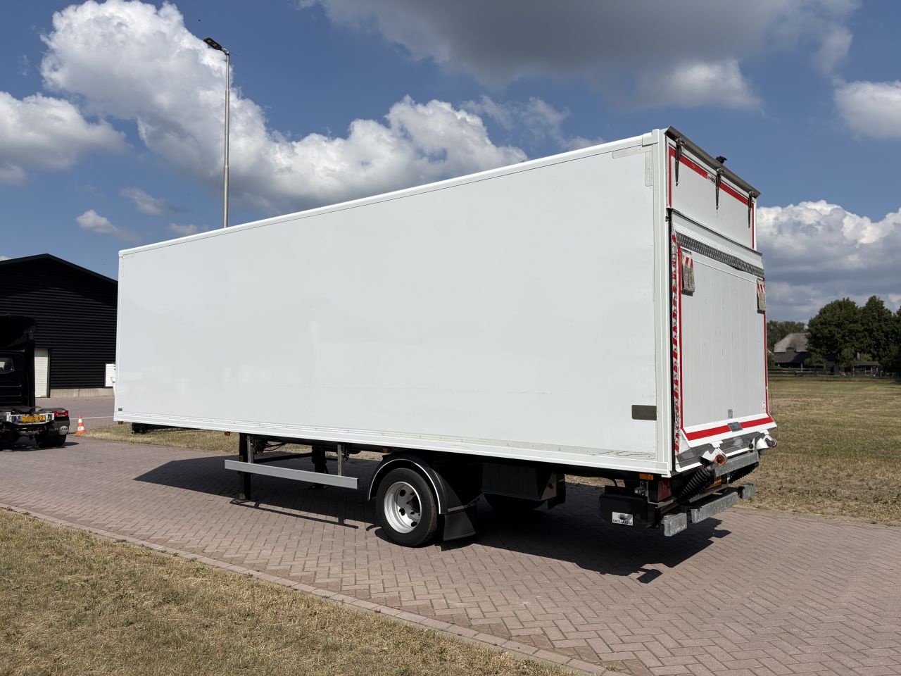 Be oplegger 7 ton BE-COMBI met laadklep 750 kg