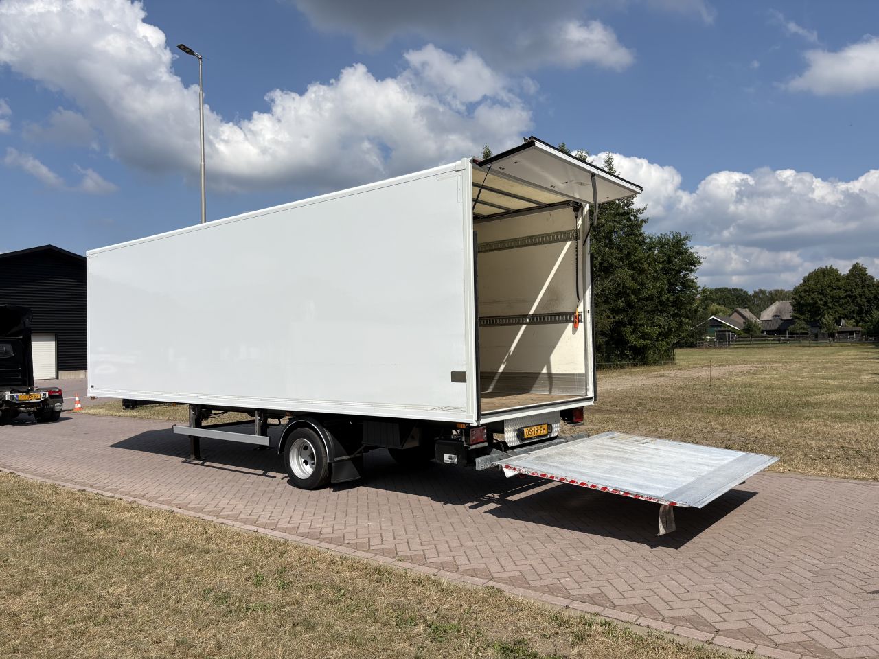 Be oplegger 7 ton BE-COMBI met laadklep 750 kg