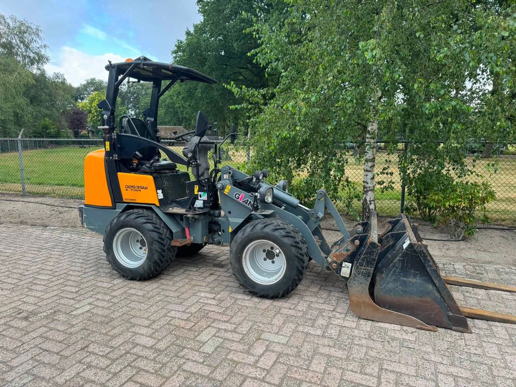 Giant D263SW X-TRA D263SW X-tra shovel