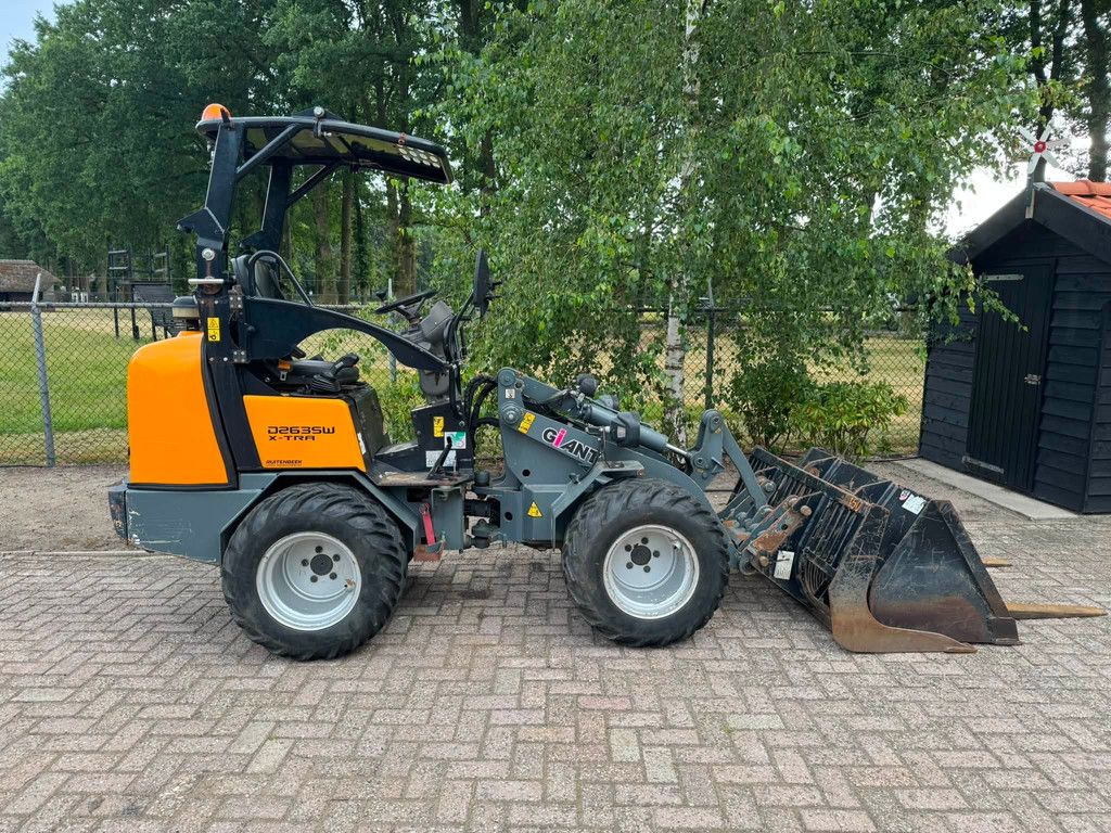 Giant D263SW X-TRA D263SW X-tra shovel