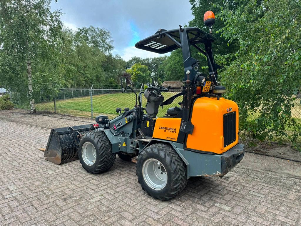 Giant D263SW X-TRA D263SW X-tra shovel