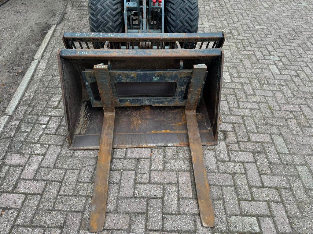 Giant D263SW X-TRA D263SW X-tra shovel