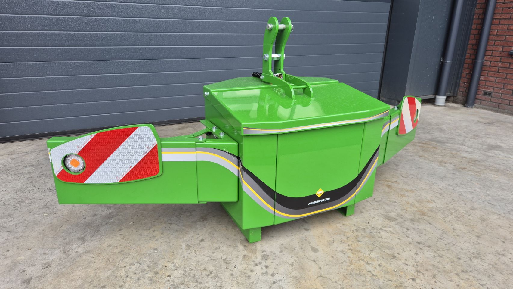 Nieuwe Agribumper Frontbumper 600kg met opbergkist John Deere