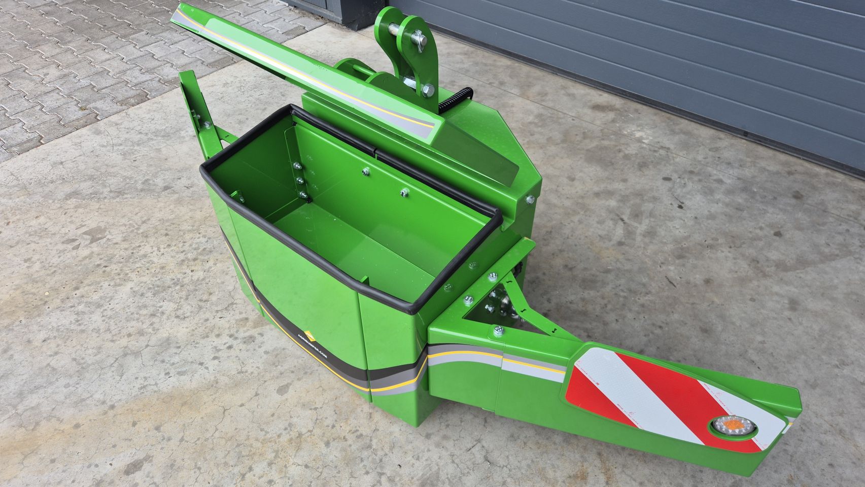 Nieuwe Agribumper Frontbumper 600kg met opbergkist John Deere