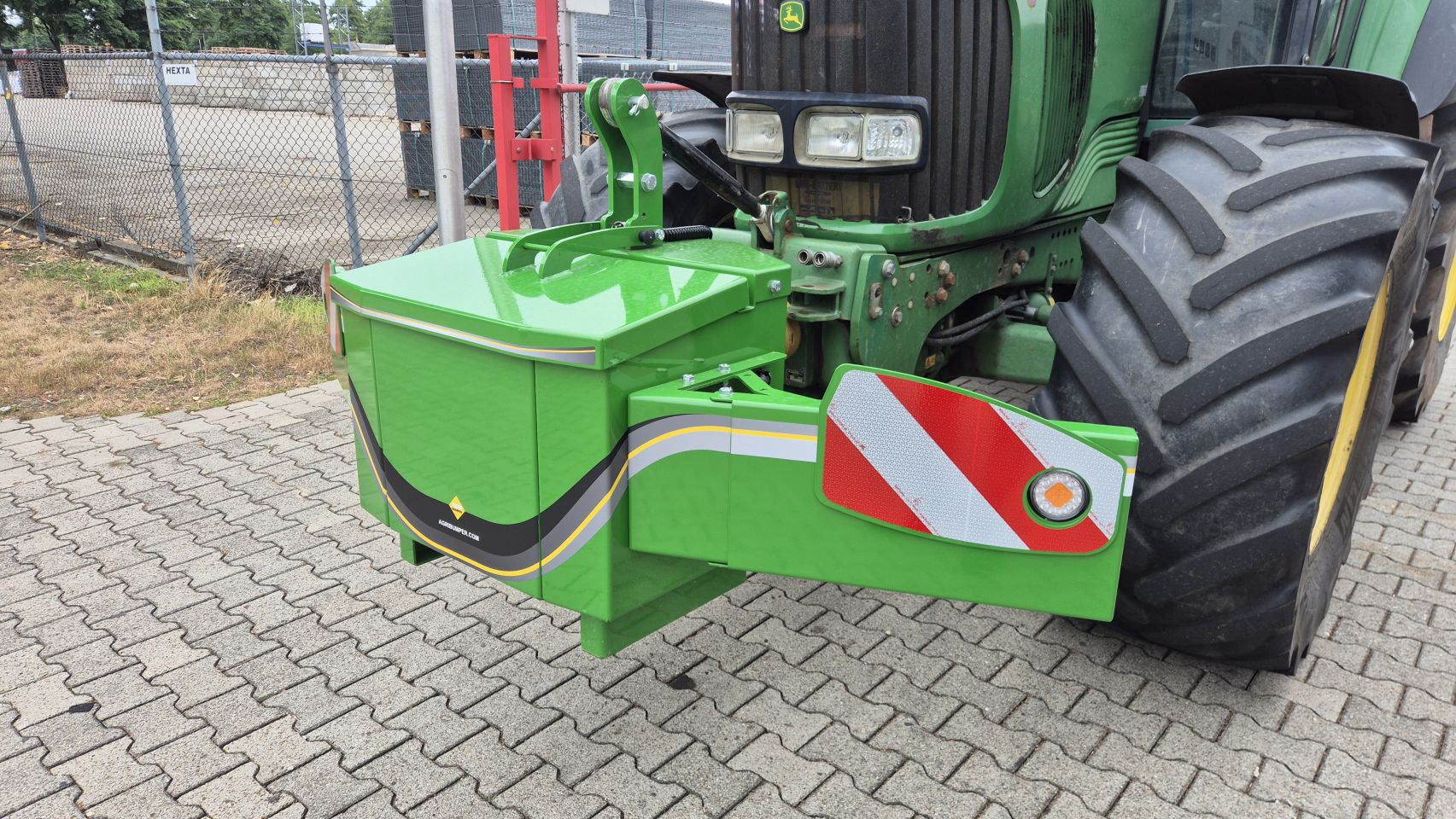 Nieuwe Agribumper Frontbumper 600kg met opbergkist John Deere