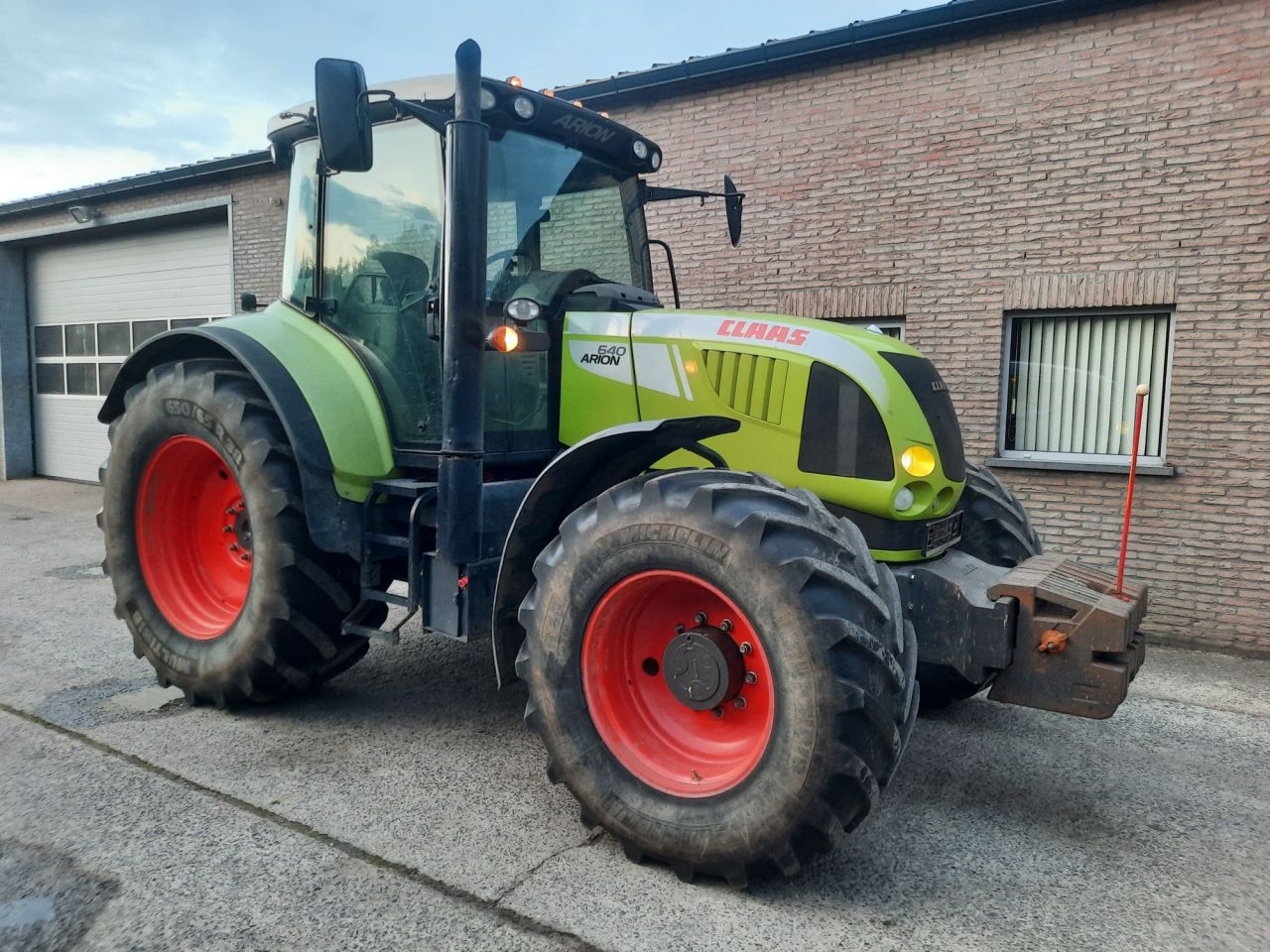 Claas Arion 640