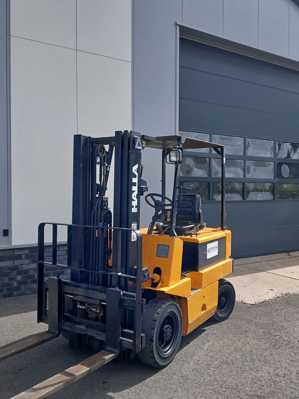 Halla E25 triplo met sideshift 4.7m hoog!!