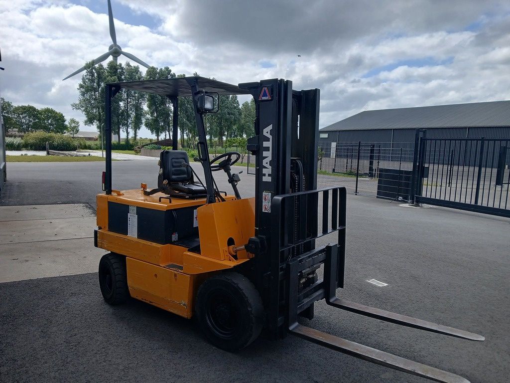 Halla E25 triplo met sideshift 4.7m hoog!!