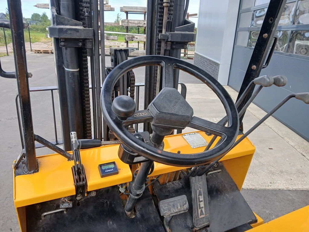 Halla E25 triplo met sideshift 4.7m hoog!!