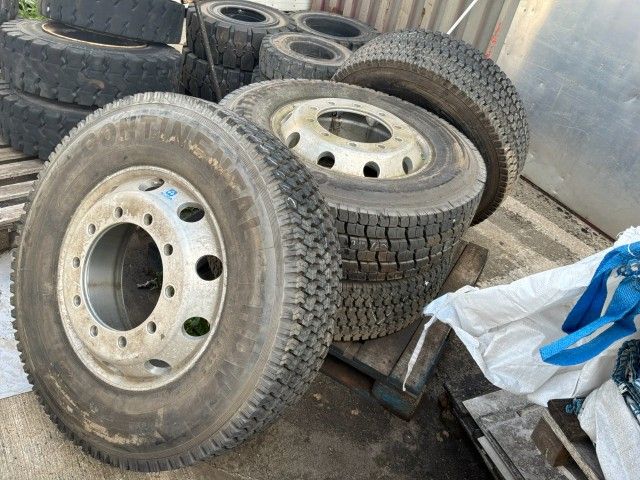 Continental 315/70 R22.5 set of truck tires + aluminum rims (4 pieces)