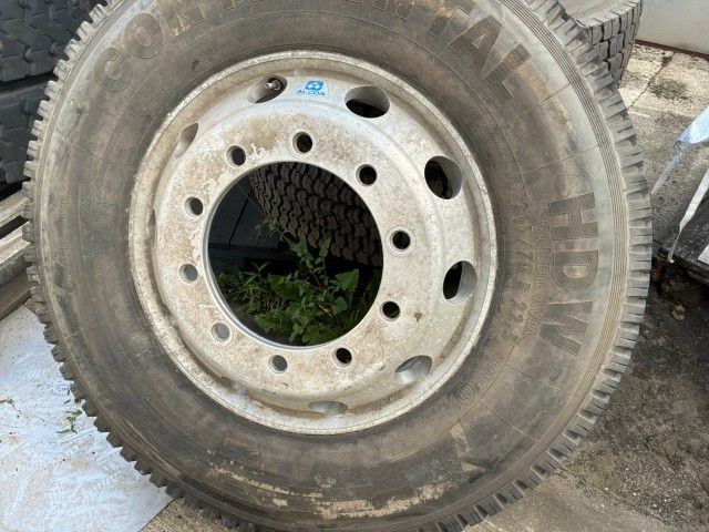 Continental 315/70 R22.5 set of truck tires + aluminum rims (4 pieces)
