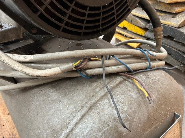 1988 Atlas Copco LT8 UV Air Compressor