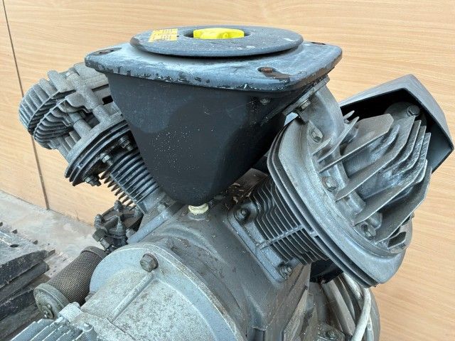 1988 Atlas Copco LT8 UV Air Compressor
