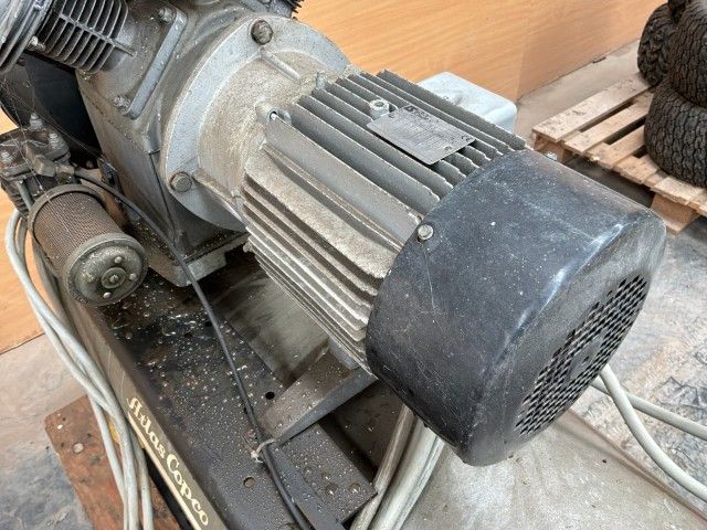 1988 Atlas Copco LT8 UV Air Compressor