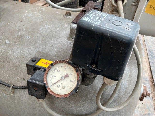 1988 Atlas Copco LT8 UV Air Compressor