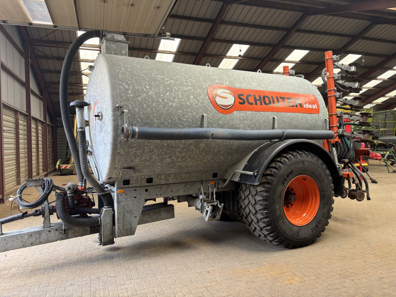 Schouten mesttank 13 m3 met liftas