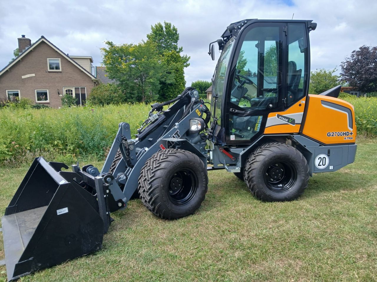 Giant G2700 X-TRA HD+ cabine extra functie Nieuwe machine