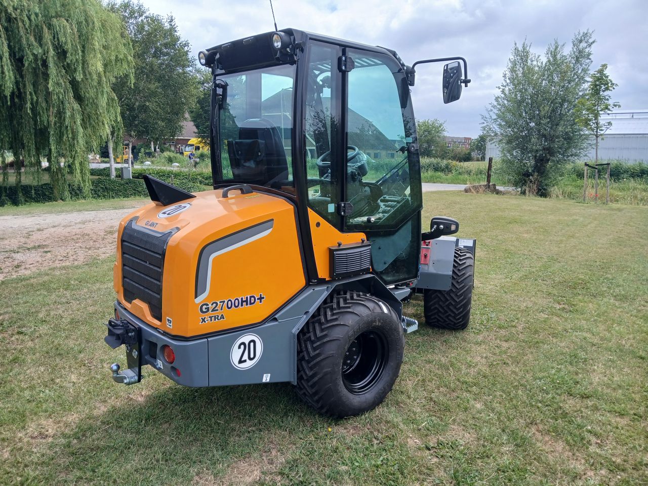 Giant G2700 X-TRA HD+ cabine extra functie Nieuwe machine