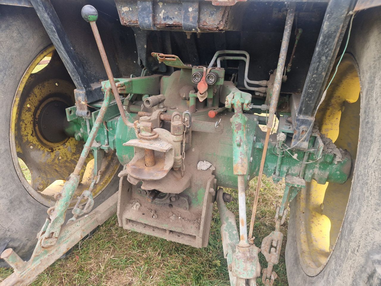 John Deere 2130