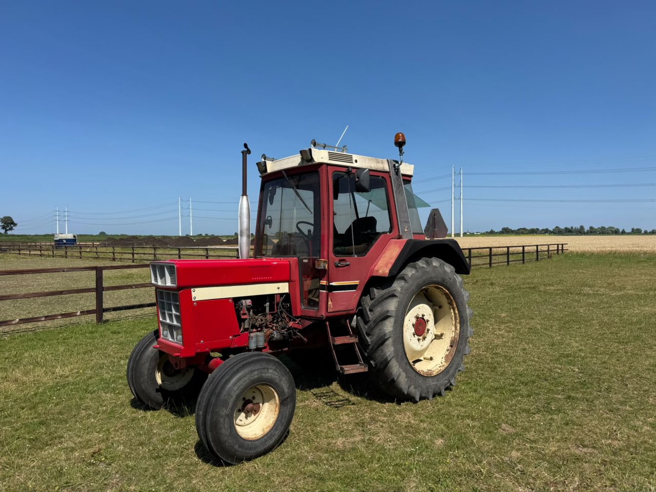 International 745 XL