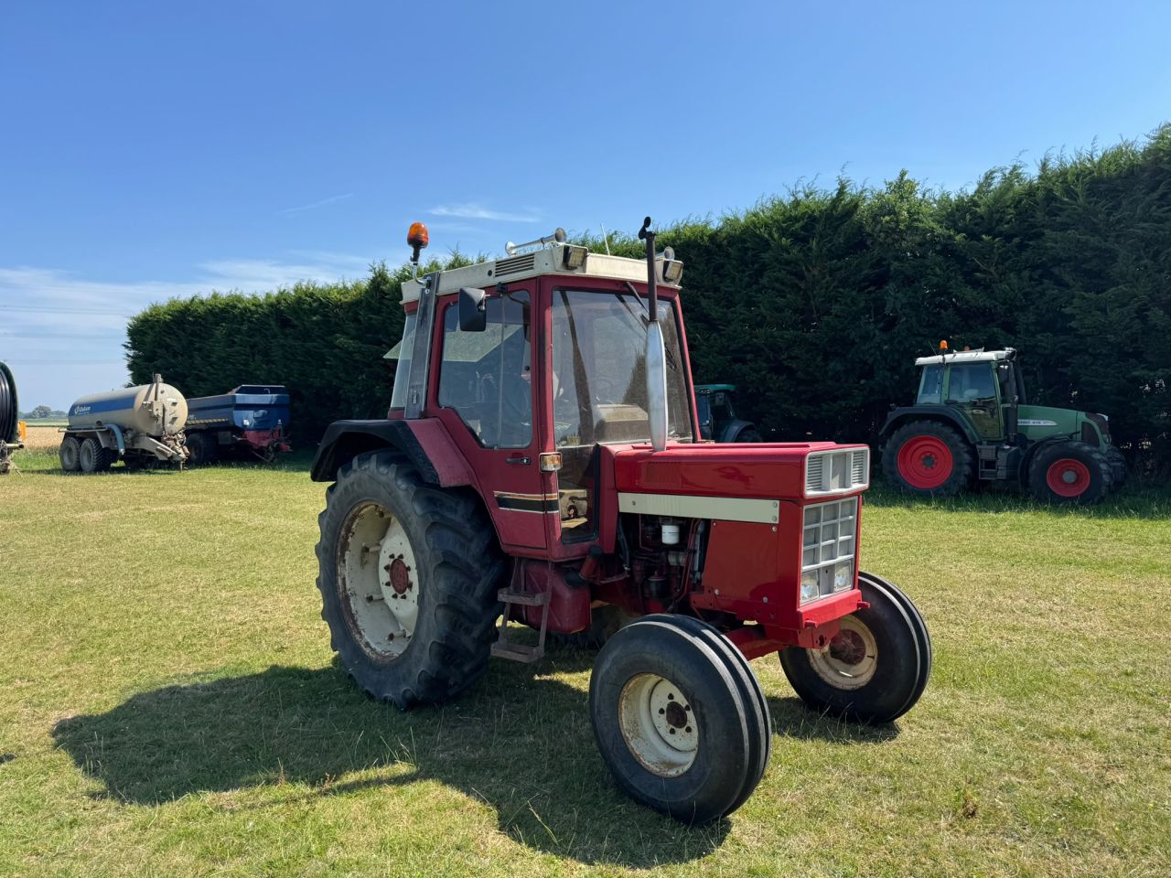 International 745 XL