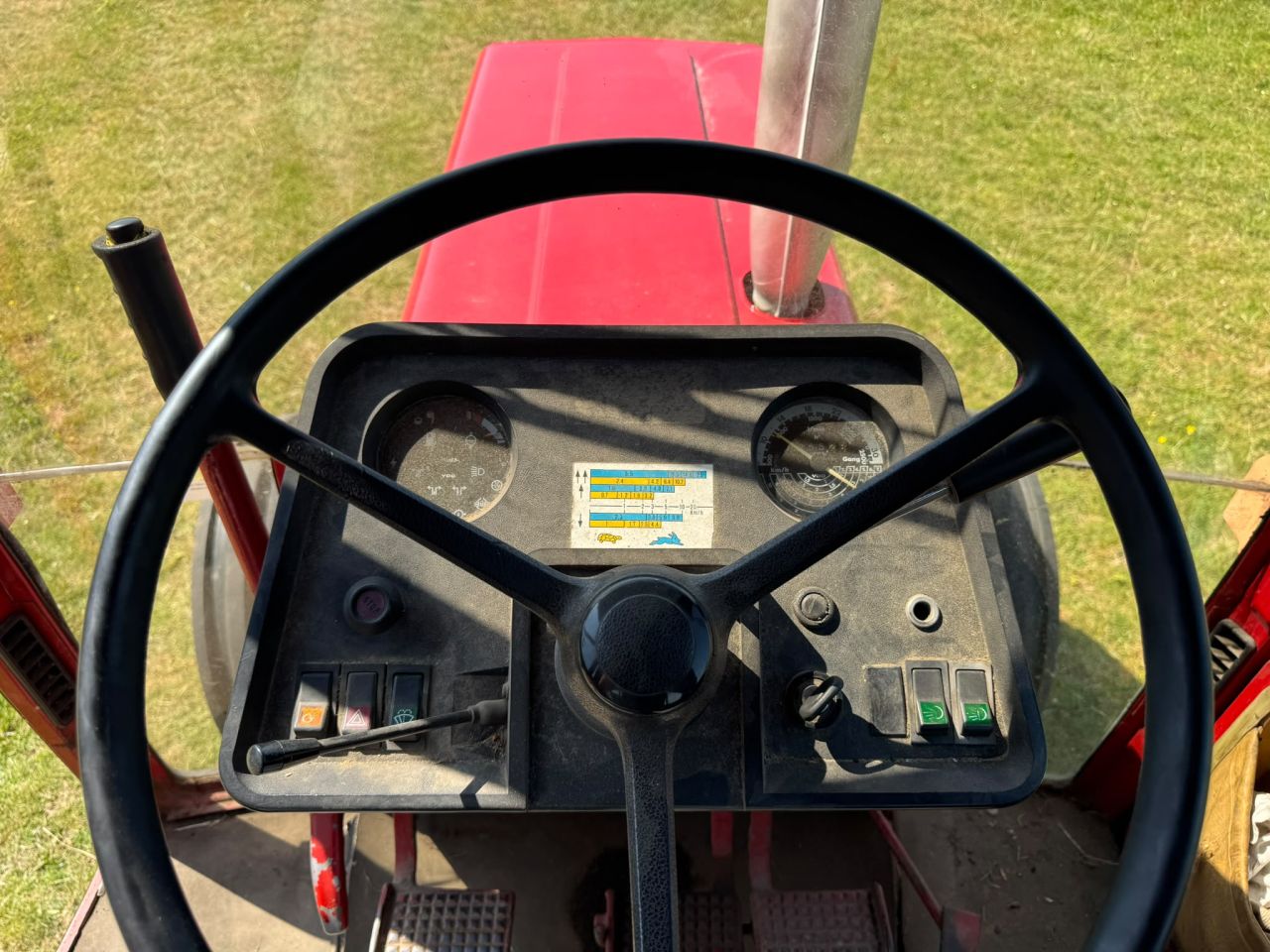 International 745 XL