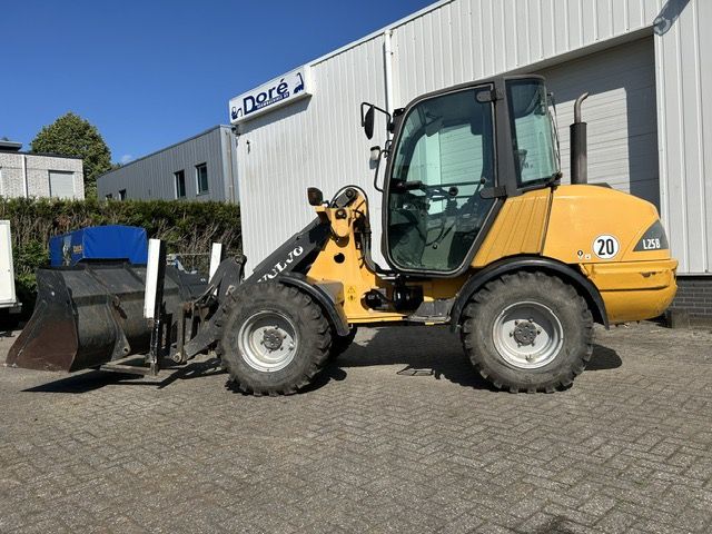 VOLVO L25B