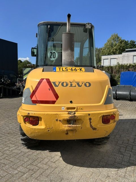 VOLVO L25B