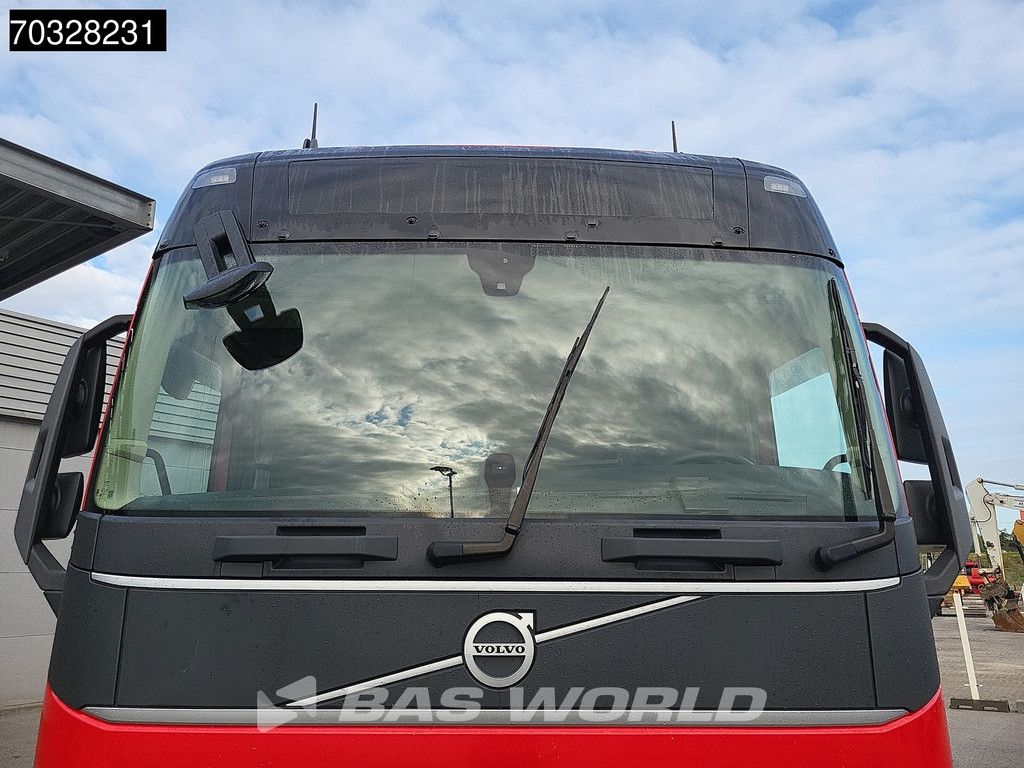 Volvo FH 460 4X2 XL Mega 2x Tanks Navi ACC
