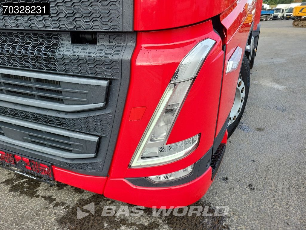 Volvo FH 460 4X2 XL Mega 2x Tanks Navi ACC