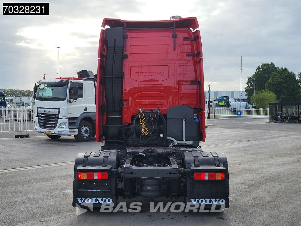 Volvo FH 460 4X2 XL Mega 2x Tanks Navi ACC