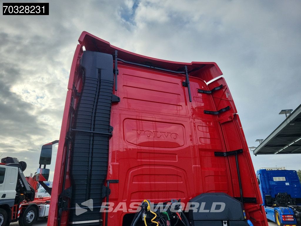 Volvo FH 460 4X2 XL Mega 2x Tanks Navi ACC