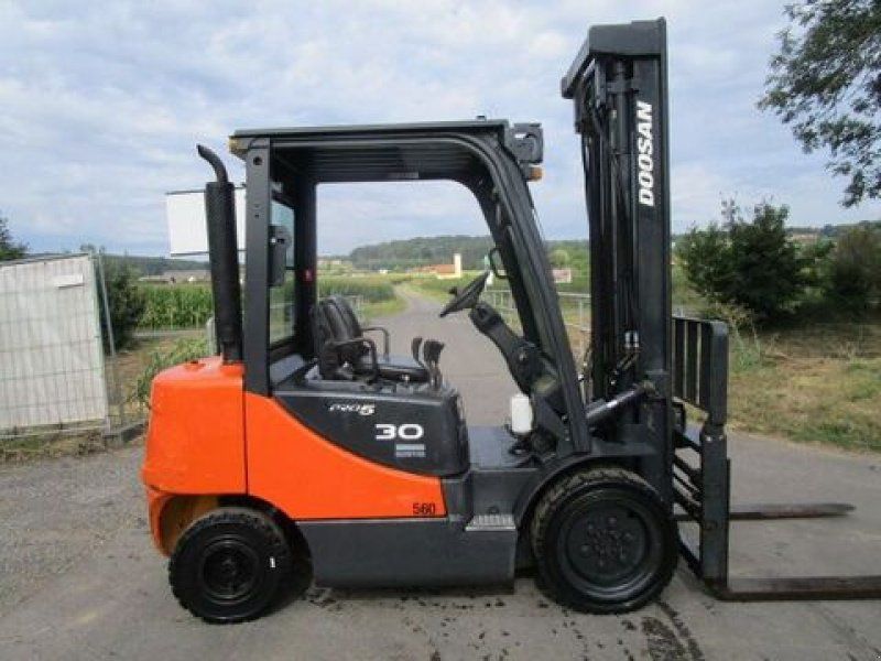 Doosan D30S-5ZINKENVERSTELLER + Seitenschieber