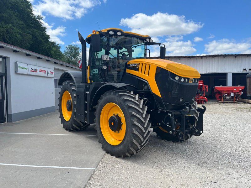 JCB Fastrac 8330