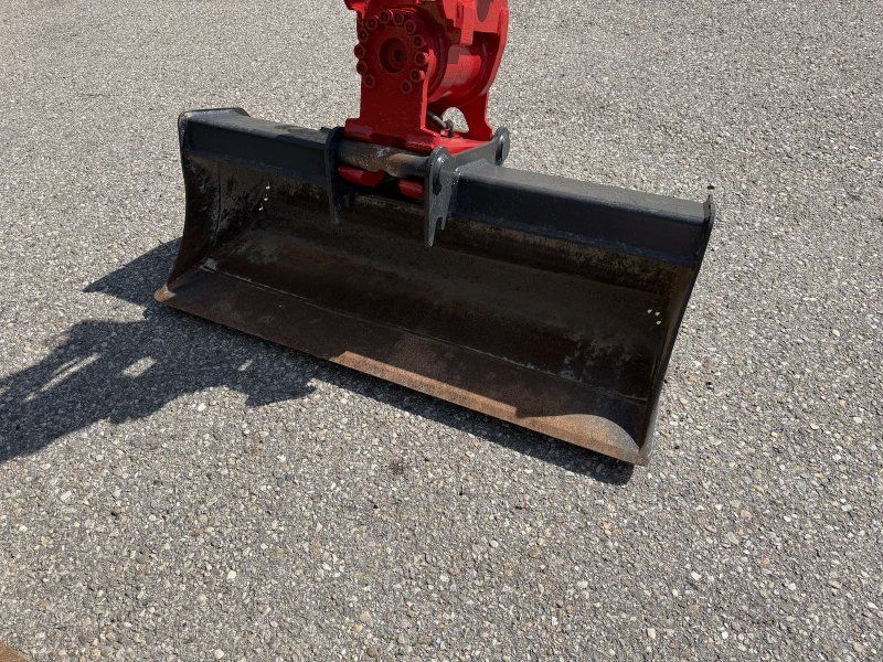 Takeuchi TB 240 Powertilt