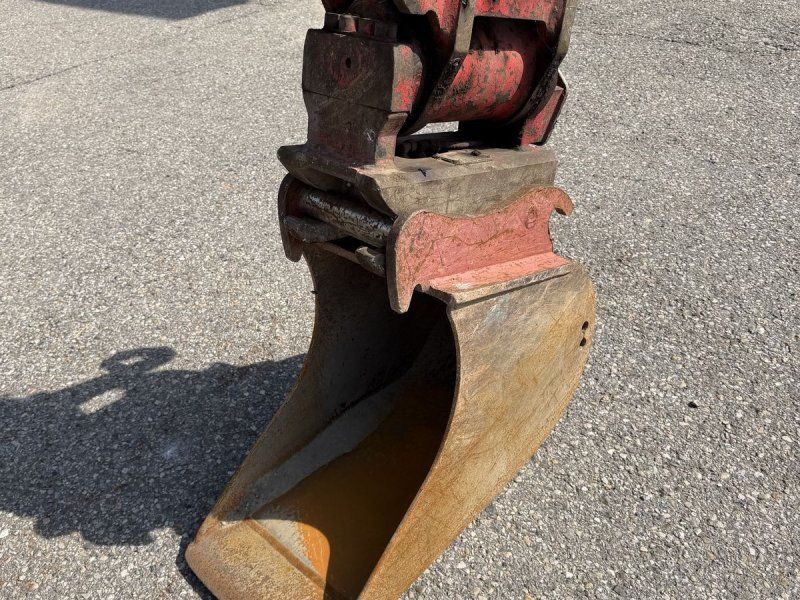 Takeuchi TB 260 Powertilt