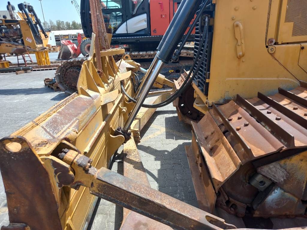 CAT D6R LGP (Abu Dhabi)