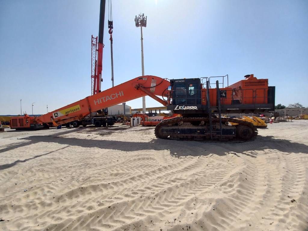 Hitachi EX1200-7 Longreach 28m (Saudi Arabia)