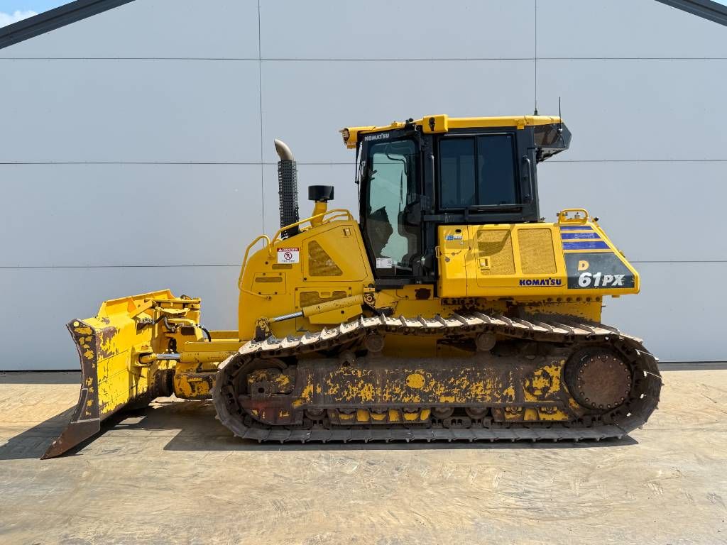 Komatsu D61PX-24 - Ripper Valve / Camera