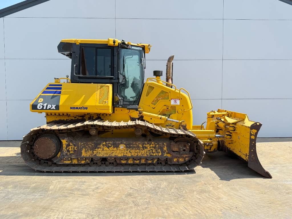 Komatsu D61PX-24 - Ripper Valve / Camera