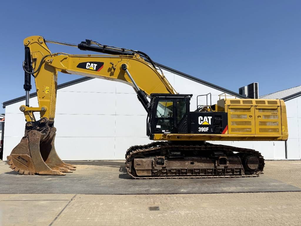CAT 390F - German Machine / Camera / Quick Coupler