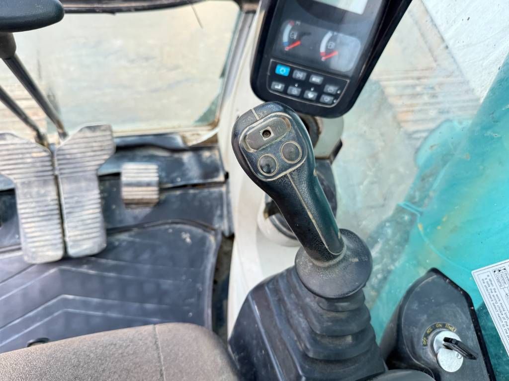 Kobelco SK235SR - Hammer Lines / Automatic Greasing