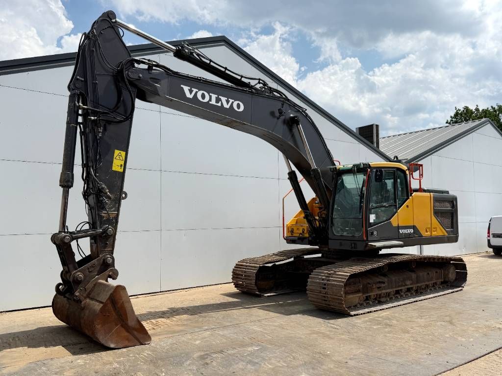 Volvo EC300EL - Hammer Lines / Automatic Greasing
