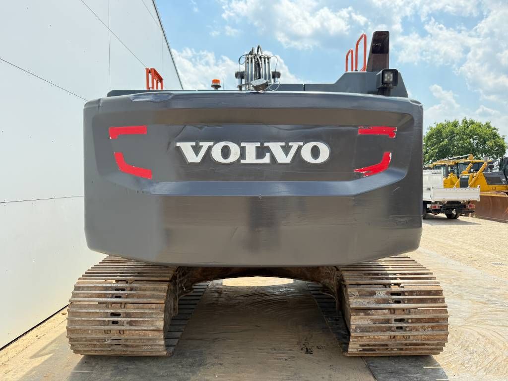 Volvo EC300EL - Hammer Lines / Automatic Greasing