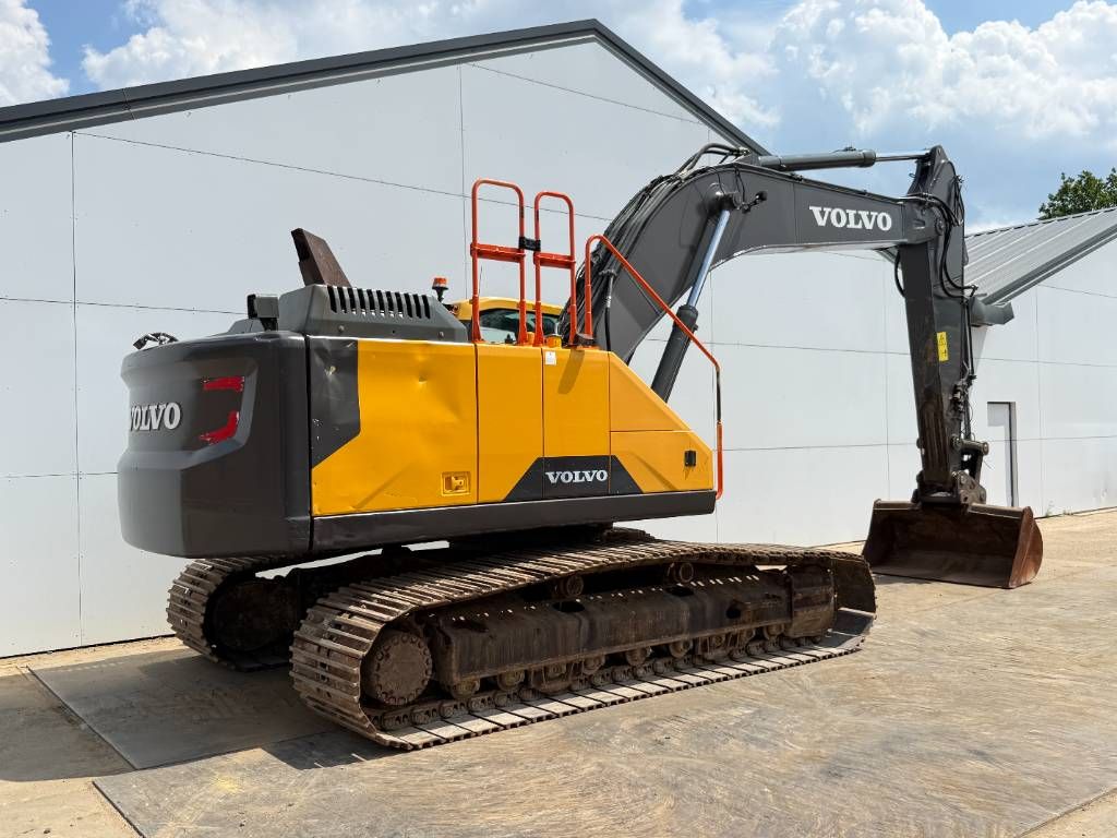 Volvo EC300EL - Hammer Lines / Automatic Greasing