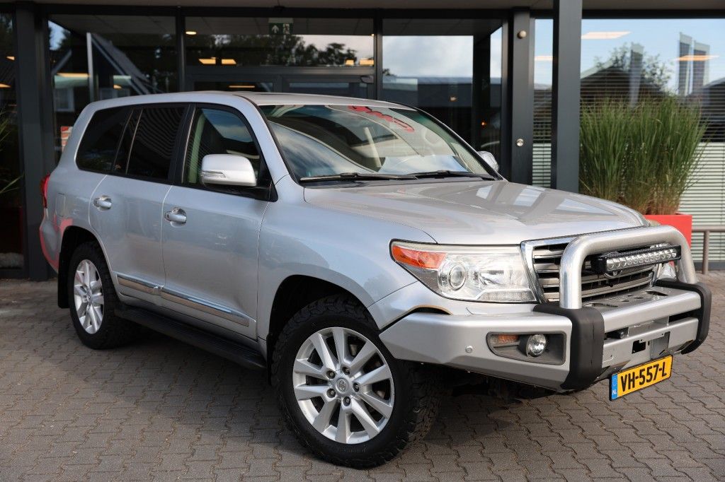 Toyota Landcruiser V8 4.5 D EXECUTIVE A/T VAN N1 MAG 9000 KG TREKKEN