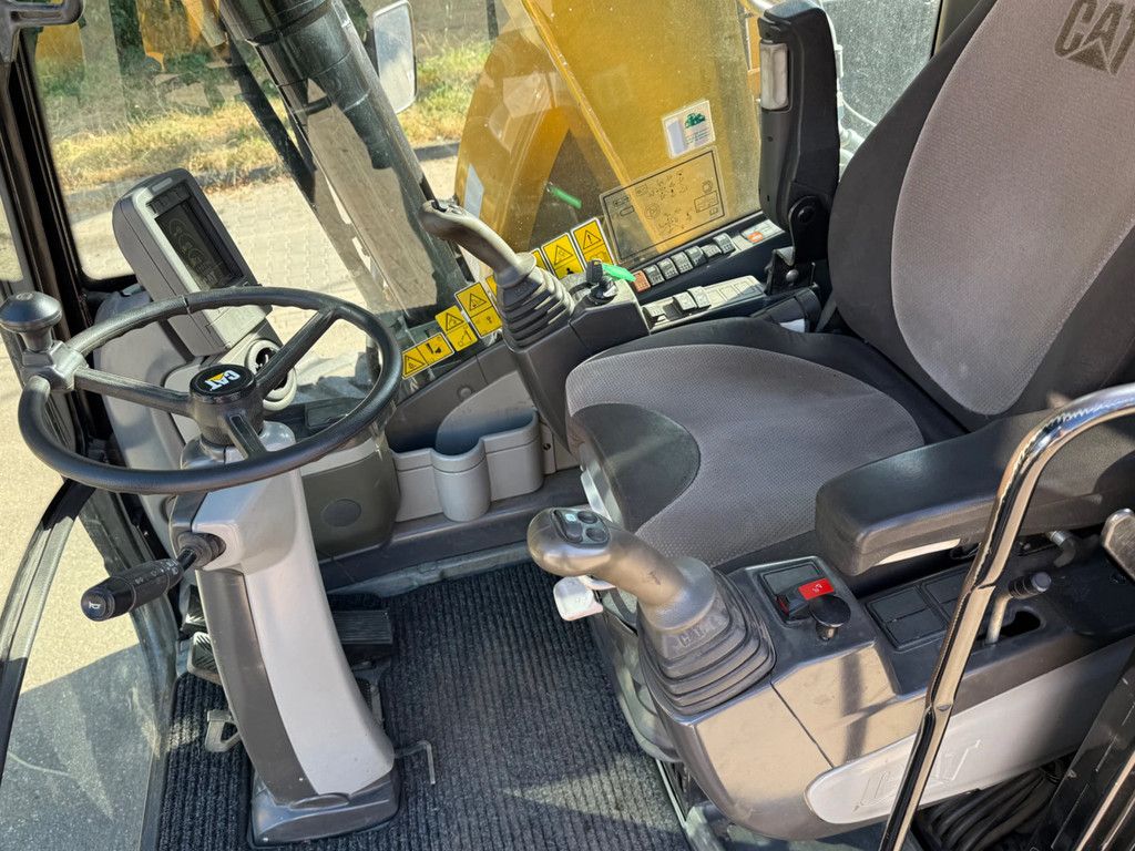 Caterpillar M313D