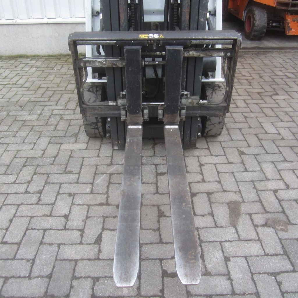 Nissan Heftruck L16Q, elek., triplex, side shift, vorkverstelling.