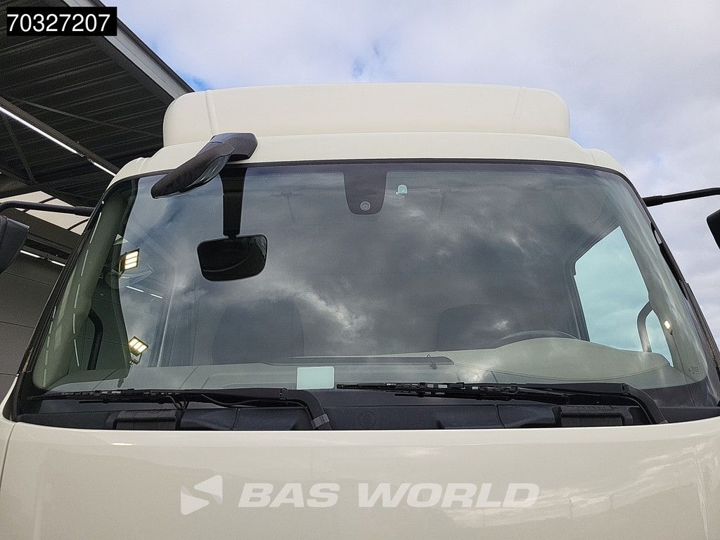 DAF LF 290 4X2 19tons chassis 625cm wheelbase day cab Automatic Euro 6